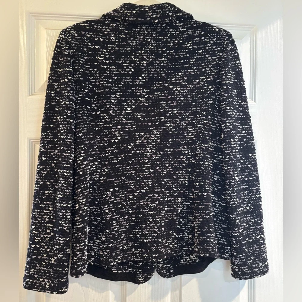 St. John Black and White Women's Tweed Jacket Size 10 - Picture 4 of 8